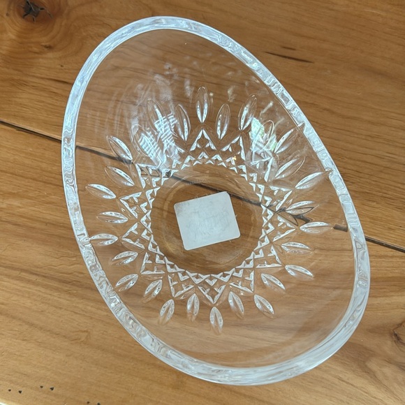 Waterford Lismore Essence elliptical bowl - Picture 2 of 3